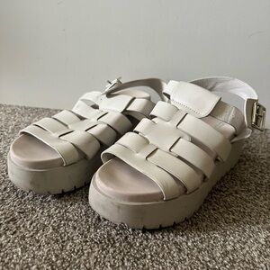 Tilly’s Soda chunky platform fisherman sandals